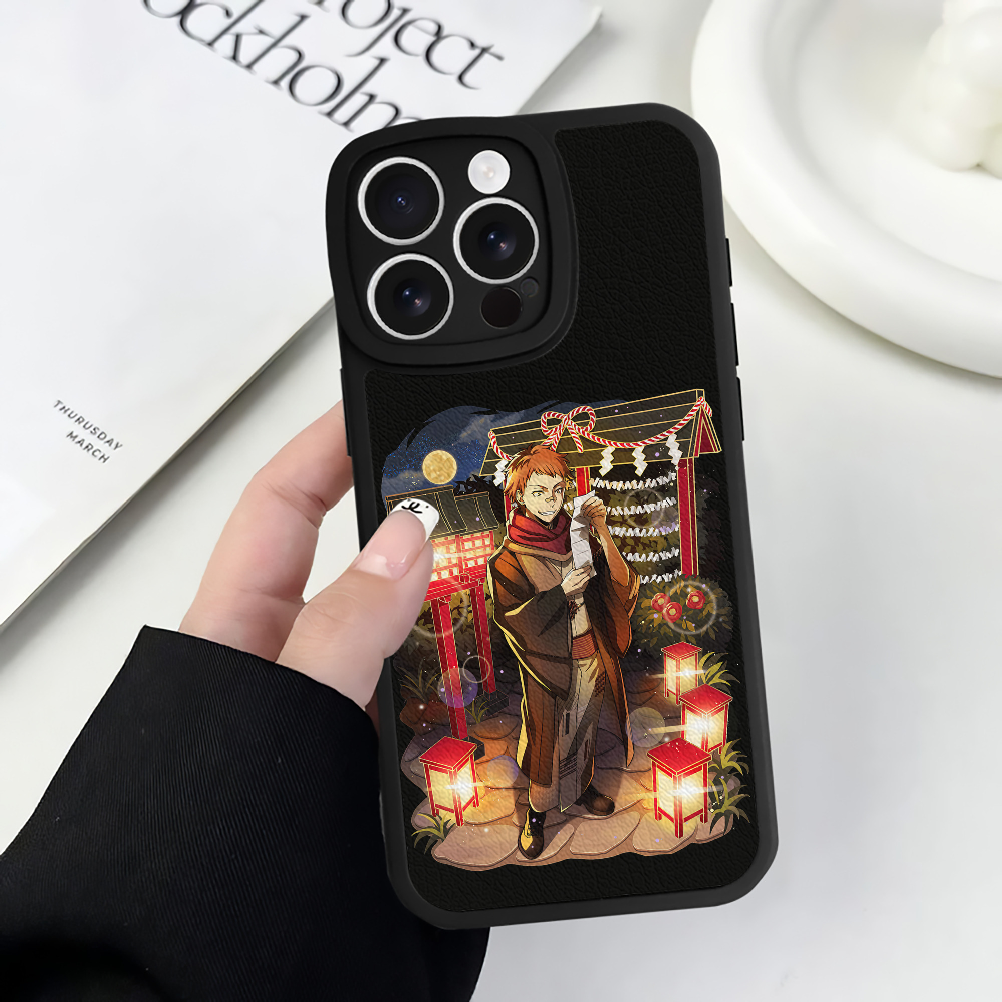 （画像用） 文豪ストレイドッグス Bungo Stray Dogs 【iPhone 16シリーズ対応】シリコンスマホケース（レザー調） 材質：シリコン
